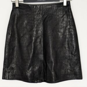 H&M Women's Leather Mini Flare Skirt Black Crocodile patterned Silver Zip Sz 6